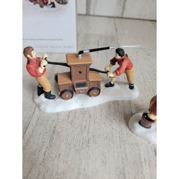 Dept 56 56335 Volunteer firefighters village accessory xmas - Picture 9 of 11